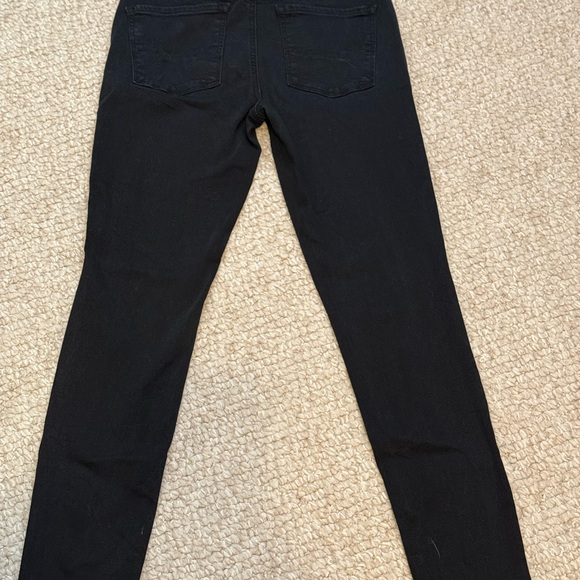 American Eagle super stretch high-rise black jegging. Size 4 short. - Picture 4 of 6